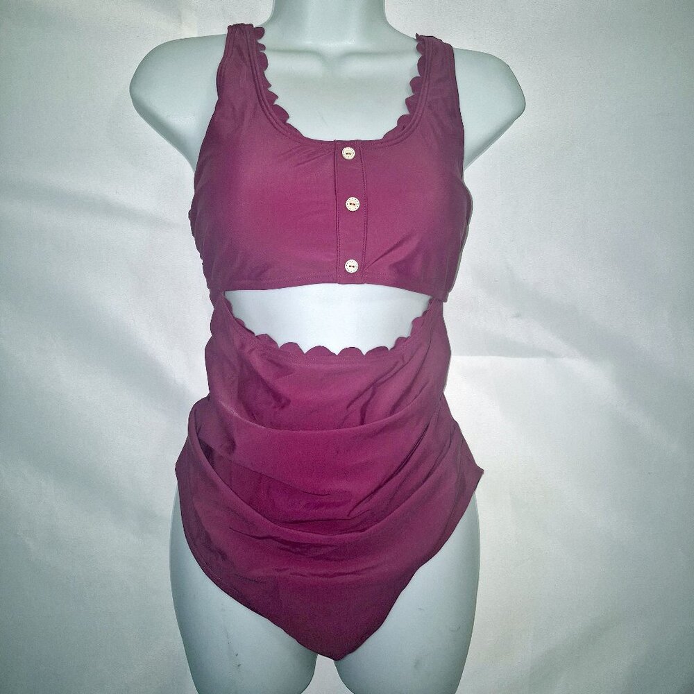 CHARMO one-piece swimsuit with scalloped design, adjustable straps, size Medium